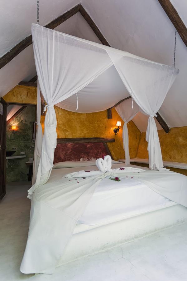 Hotel Hacienda Tijax Jungle Logde リオ・ドゥルセ エクステリア 写真