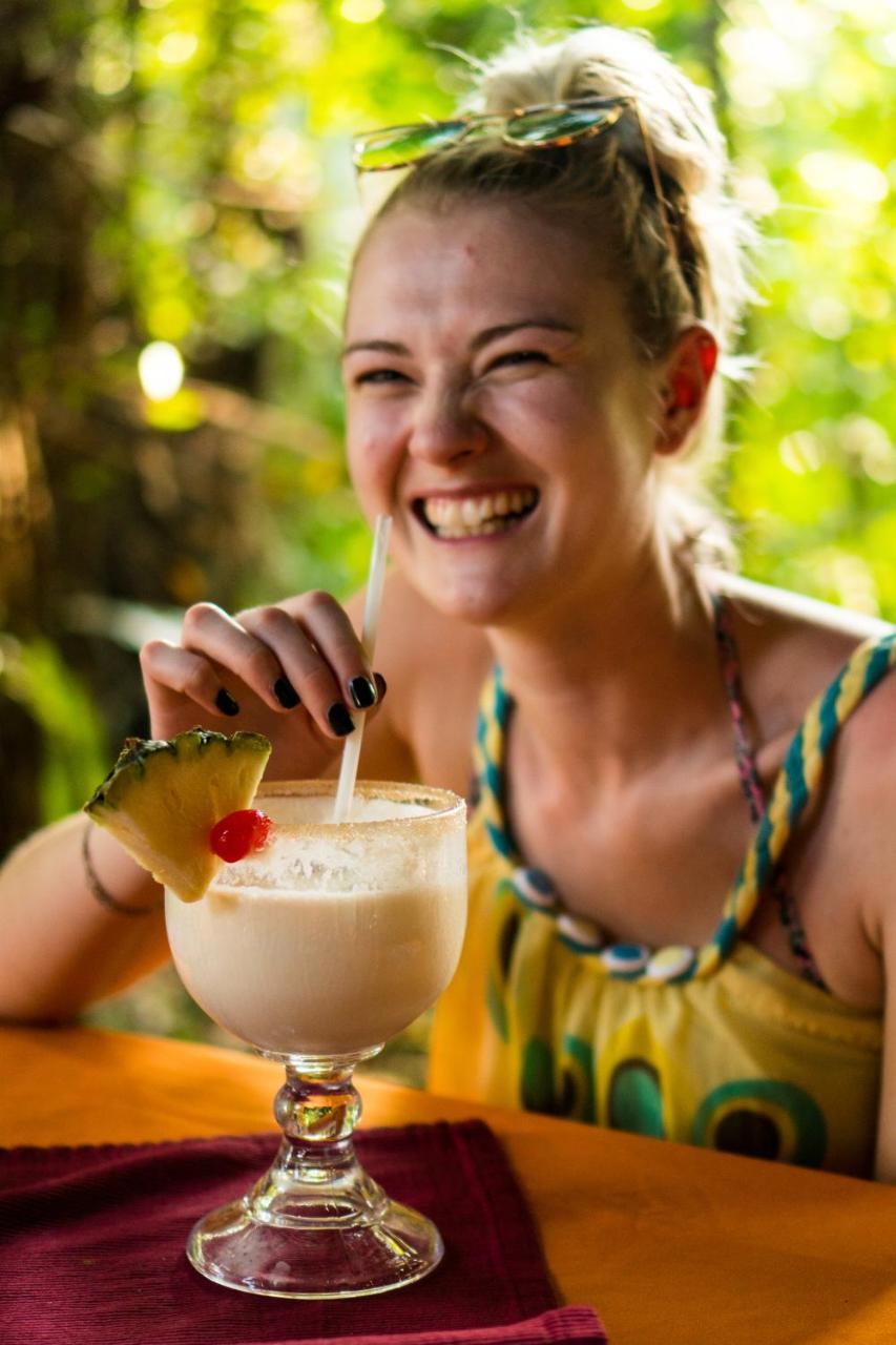 Hotel Hacienda Tijax Jungle Logde リオ・ドゥルセ エクステリア 写真
